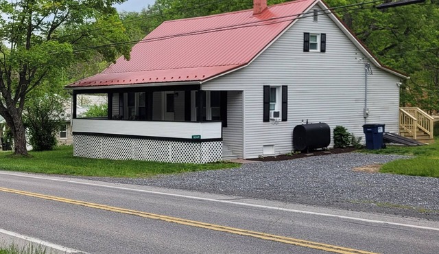 3-bedroom house in marvelous James Creek with cool AC