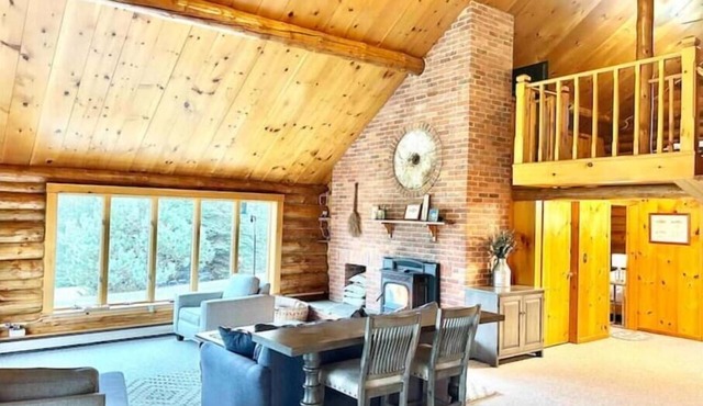 3-Bedroom Log Cabin With Fireplace, Covered Patio, and View
