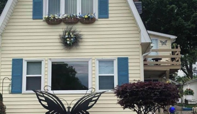 3-beds home in pleasant Lakeshore Park neighborhood with AC for relaxing stay