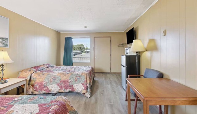 3 Comfortable Double Queen Rooms Perfect for Conference Attendees