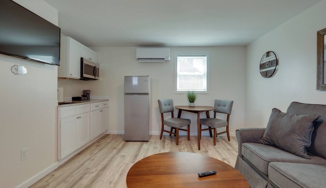 3 Mi to Beaches: Peaceful Wareham Getaway