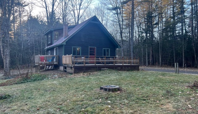 3bed/1bath Ski Camp located One Mile from base lodges.