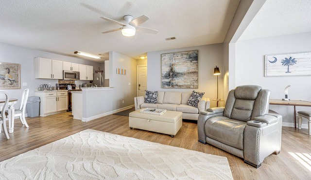 4 Mi to Brookgreen Gardens: Murrells Inlet Condo