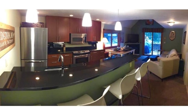 4 Season upscale rental-Beach, pool, tennis, hiking, ski