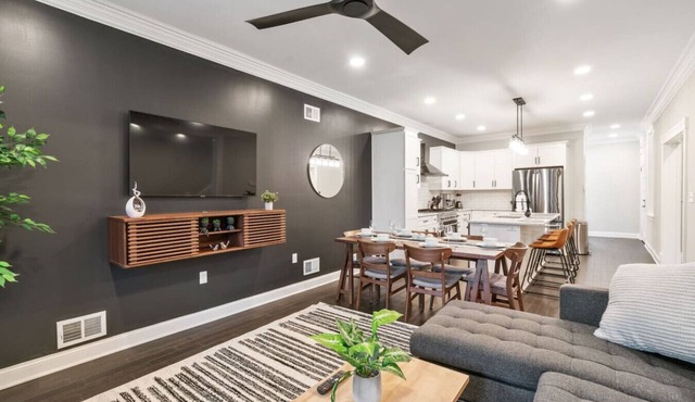 4 Story Home|Triple King|Backyard|UPMC Shadyside