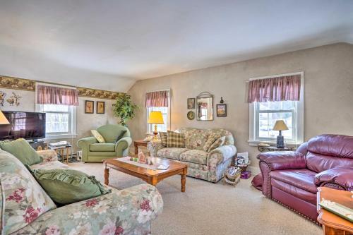 400 Ft to Chautauqua Lake, Mayville Cottage