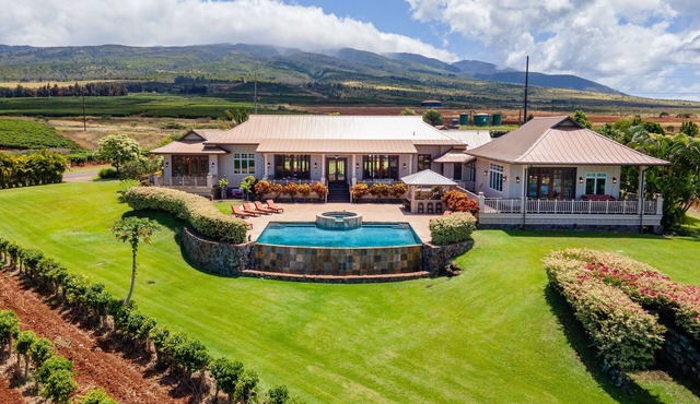 4BR Oceanview Estate | Infinity Pool + Pickleball Ct.