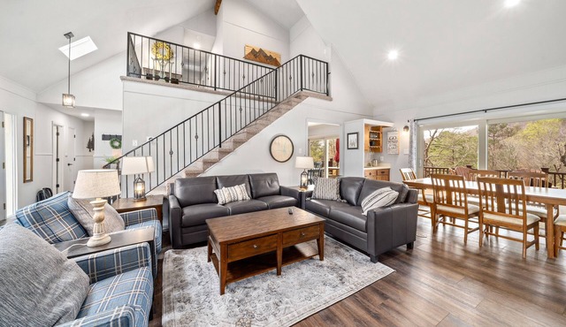 5 BR - Walk to Resort Amenities w/Mnt Views! Walk to Lake! Backyard Firepit!