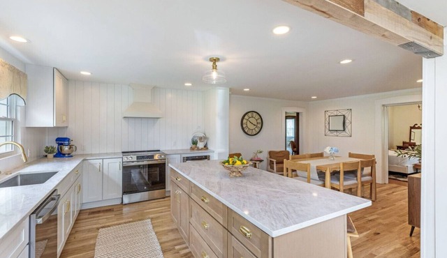 5BR Historic Retreat on 3 Acres | Near Polaris
