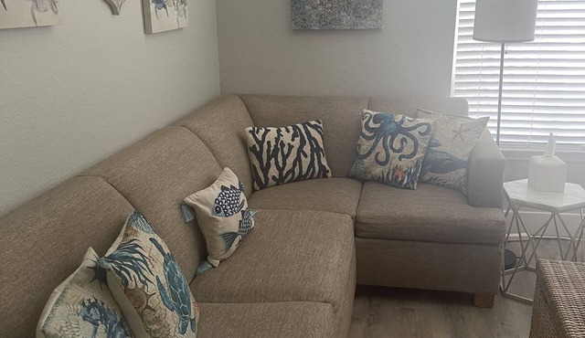 6 minute Walk to Whitecap Beach, 1st Floor Cozy Condo, Padre Island Vacation!