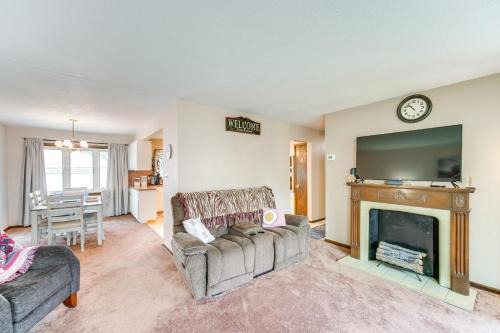 8 Mi to Cleveland: Family Home w/Fenced Backyard!