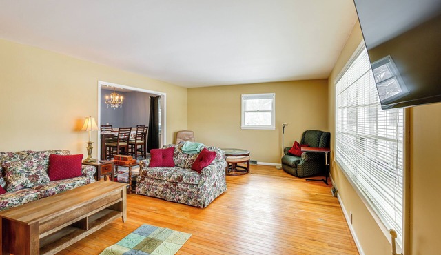 9 Mi to Lake George Village: Home in Queensbury