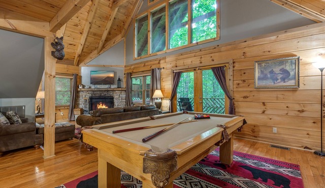 Above Ole Smoky's Clouds | Hot Tub, Pool Table & Pet Friendly