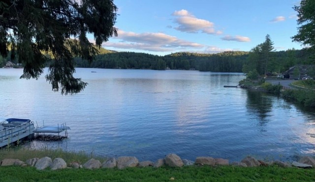 Adirondack Lakefront Getaway-Newly renovated, fireplace, gameroom, close to Gore