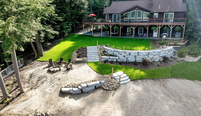 ADK Beach House. 4 Miles to Lake George. 25 miles to Saratoga Springs. 4 Bedroom