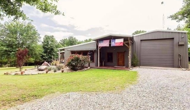 Adorable Rustic Getaway -Country Charm Awaits!