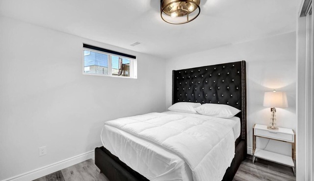 Affordable Luxury 20min from YYZ in Brampton