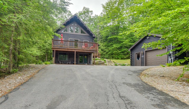All-Season Log Cabin Escape! 11 Mi to Cranmore Mtn