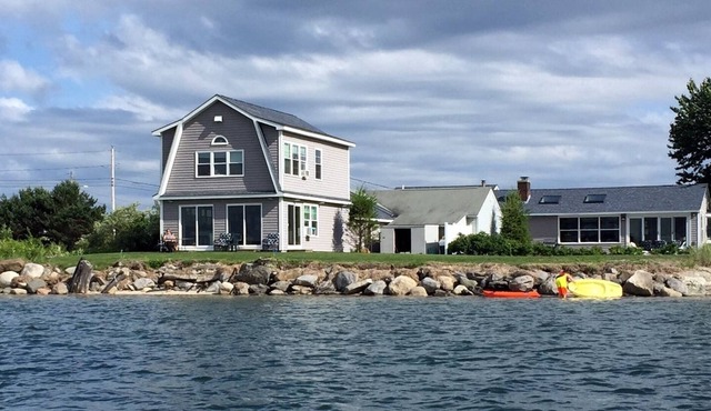ANCHORAGE COTTAGE - Delightful Waterfront Home in Pine Point’s Fishermen's Cove