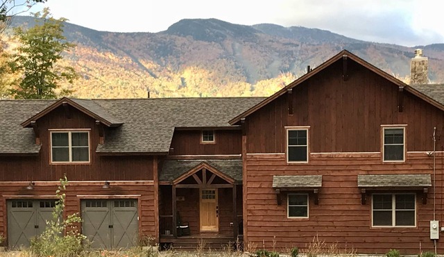 Appalachian Lodge -Large Custom 6 Bedroom Home with 4.5 Baths, 2 Master bedrooms