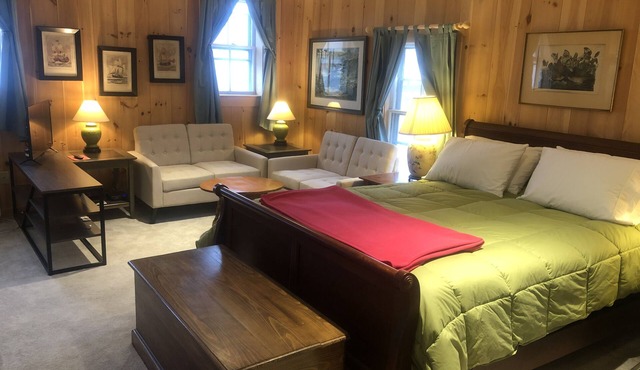 Apt 1 Studio apartments in downtown Stonington