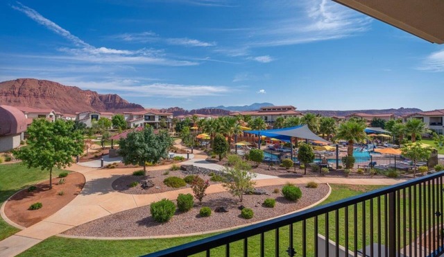 Arcadia 9 | Outdoor Living Spaces * BBQ * Poolside Location * Sleeps 25