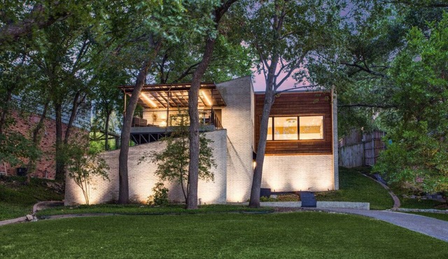 Architectural gem with treetop view & SwimSpa 6min to Bishop Arts, 15 to Downtow