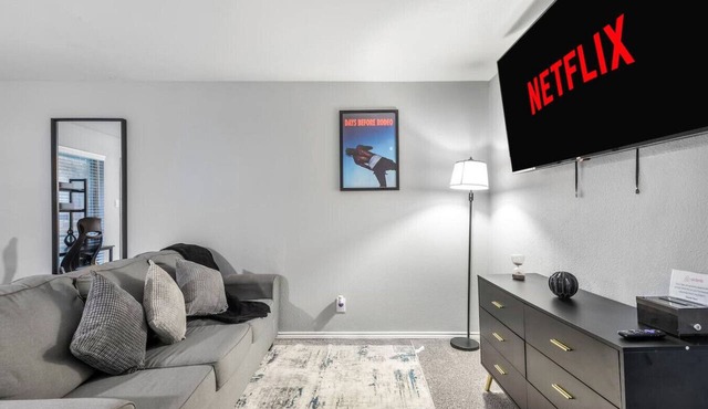 Arlington 1BR | AT&T, Globe Life, 6 Flags, Parking