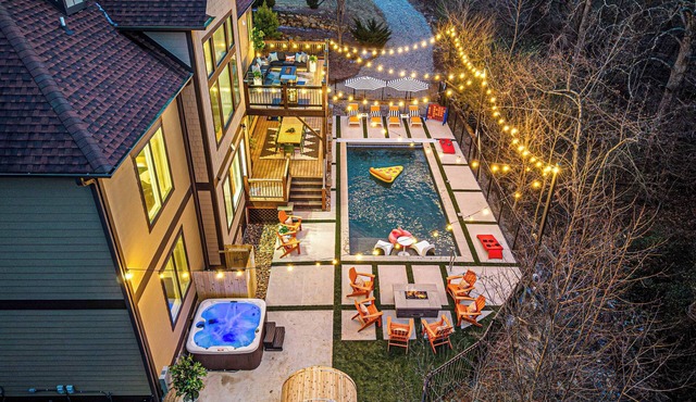 Asheville Luxury Estate for 20 Pool, Sauna, Theater, Elevator