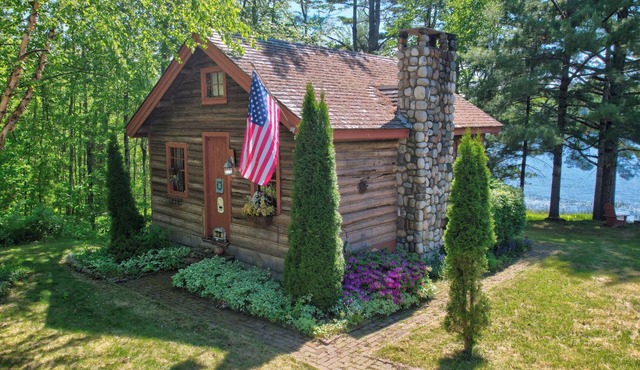 Authentic Maine Log Cabin|Lakefront|Kayaks|Pets