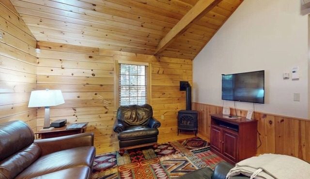 Balsam Fir Cabin - Relax in a 2BR cabin w/kitchen, fireplace, A/C & access to outdoor adventures