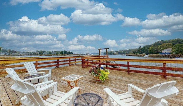 Bayfront Cottage on Mill Cove w/Private Dock & Furnished Deck - Walk Downtown