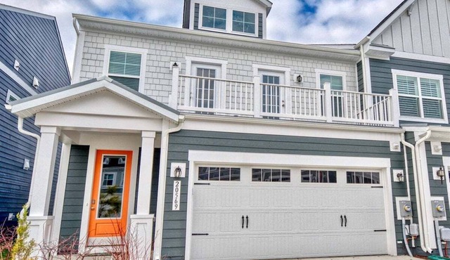 Bayside * 5 BR Twin House