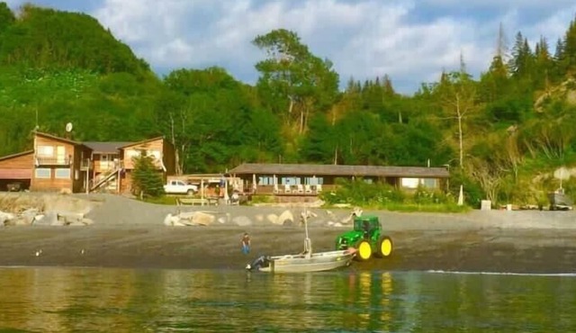 Beach Front Alaskan Lodge with 10 rooms!