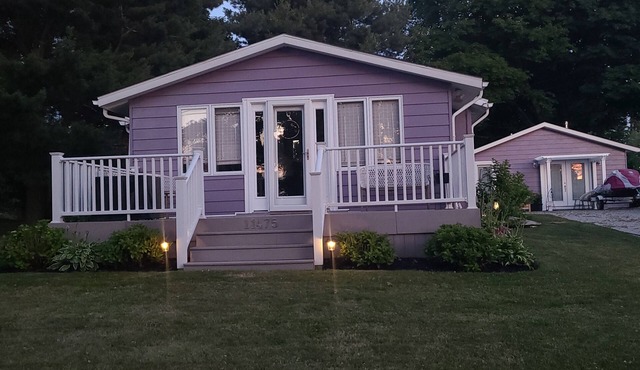 Beach Guest House - just steps to Lake Erie