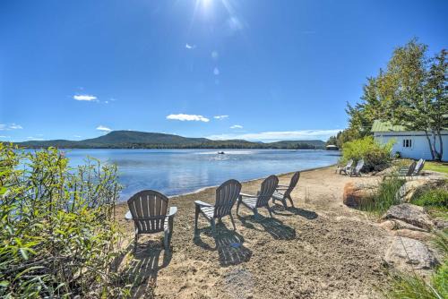 Beach & Kayaks: Waterfront Cabin on Lake Pleasant!