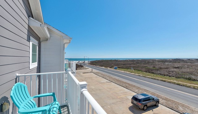Beach Retreat Townhome | 3 Balconies, Beach Views & Heated Pool
