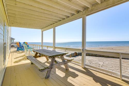 Beachfront Home w/Deck + Views in Freeport!