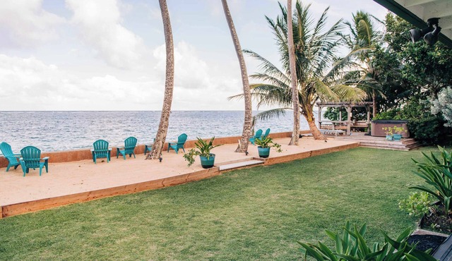 Beachfront Luxurious Hawaiian Oasis