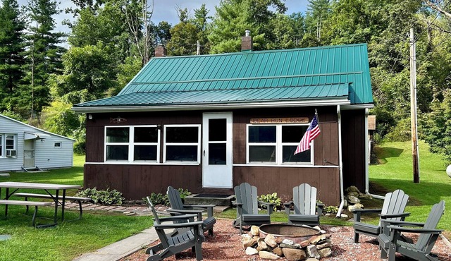 Bear Run Lodge-Creek front, steps away from everything! Now with washer & dryer!