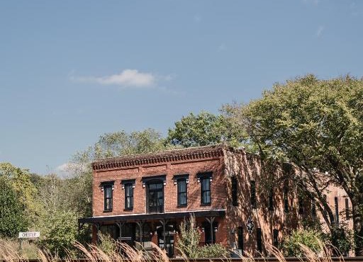 Beard and Lady Inn