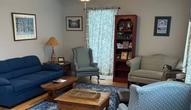 Bears Den Lodge B & B #1