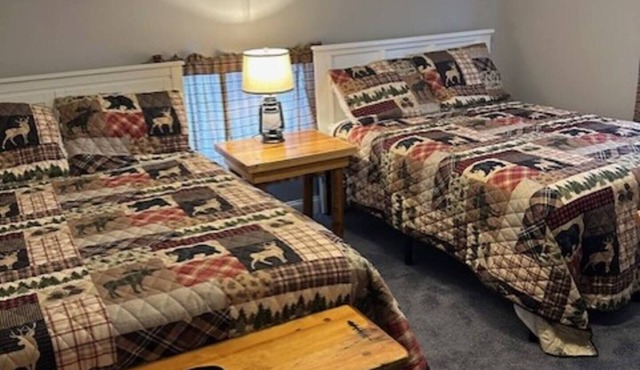 Bears Den Lodge B & B #2