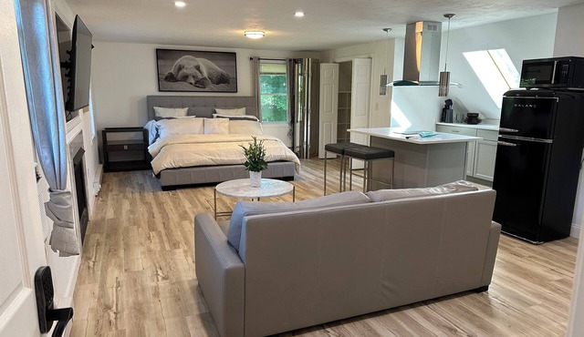Beatiful Studio in Raynham MA, minutes to shopping, Massasoit State park, etc
