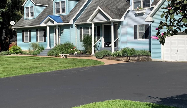Beautiful 2,900 SqFt 3B Clinton home, Close to Hamilton College, TS Casino