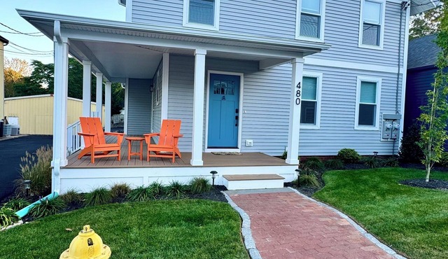 Beautiful 3-bedroom, 2-bath condo located in downtown Wakefield!