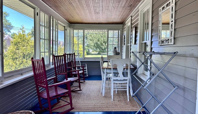 Beautiful Historic GOTL Lake Erie Summer Home
