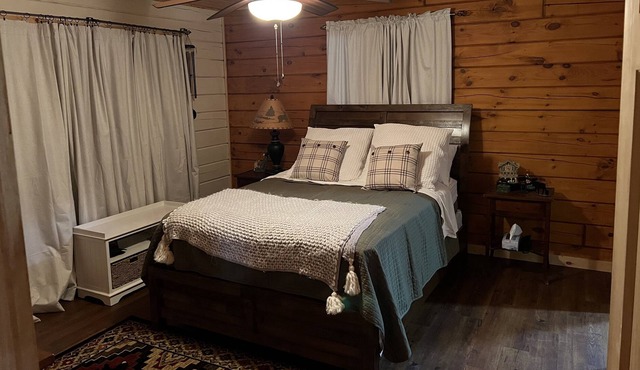 Beautiful log cabin nestled in the southern tip of the Adirondack Mountains