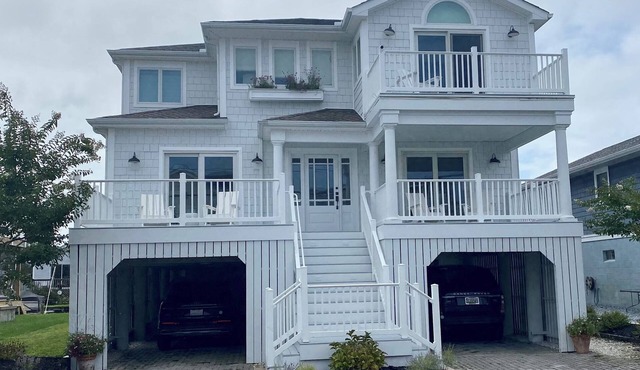 Beautiful Waterfront Beach House In Fenwick, Island Delaware