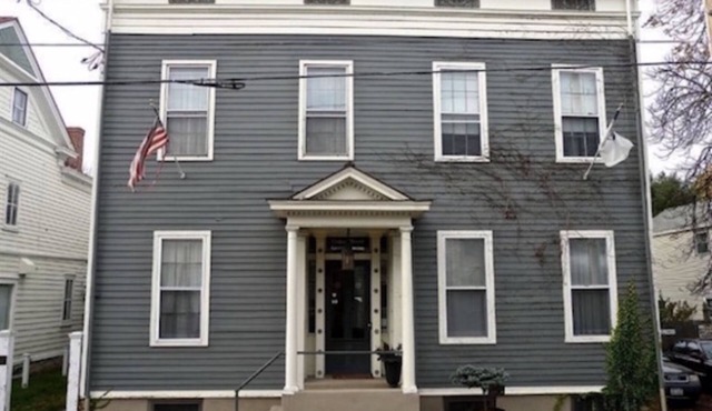 Beautifully Restored Multi-Family House in Downtown Hudson, NY - Sleeps 16+